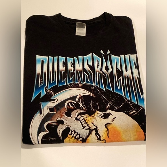 Queensryche World Tour 2016 Graphic Concert Tee Shirt Faded Black Men’s Sz Large - Picture 2 of 7